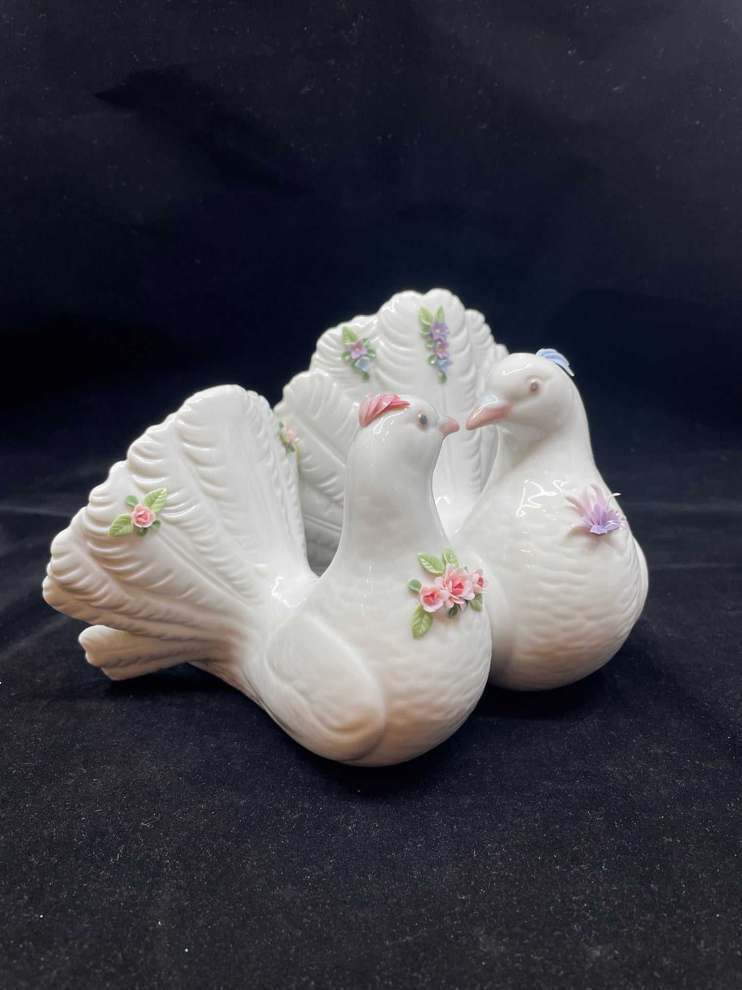 Lladro Doves with Flowers w box (0IL005)