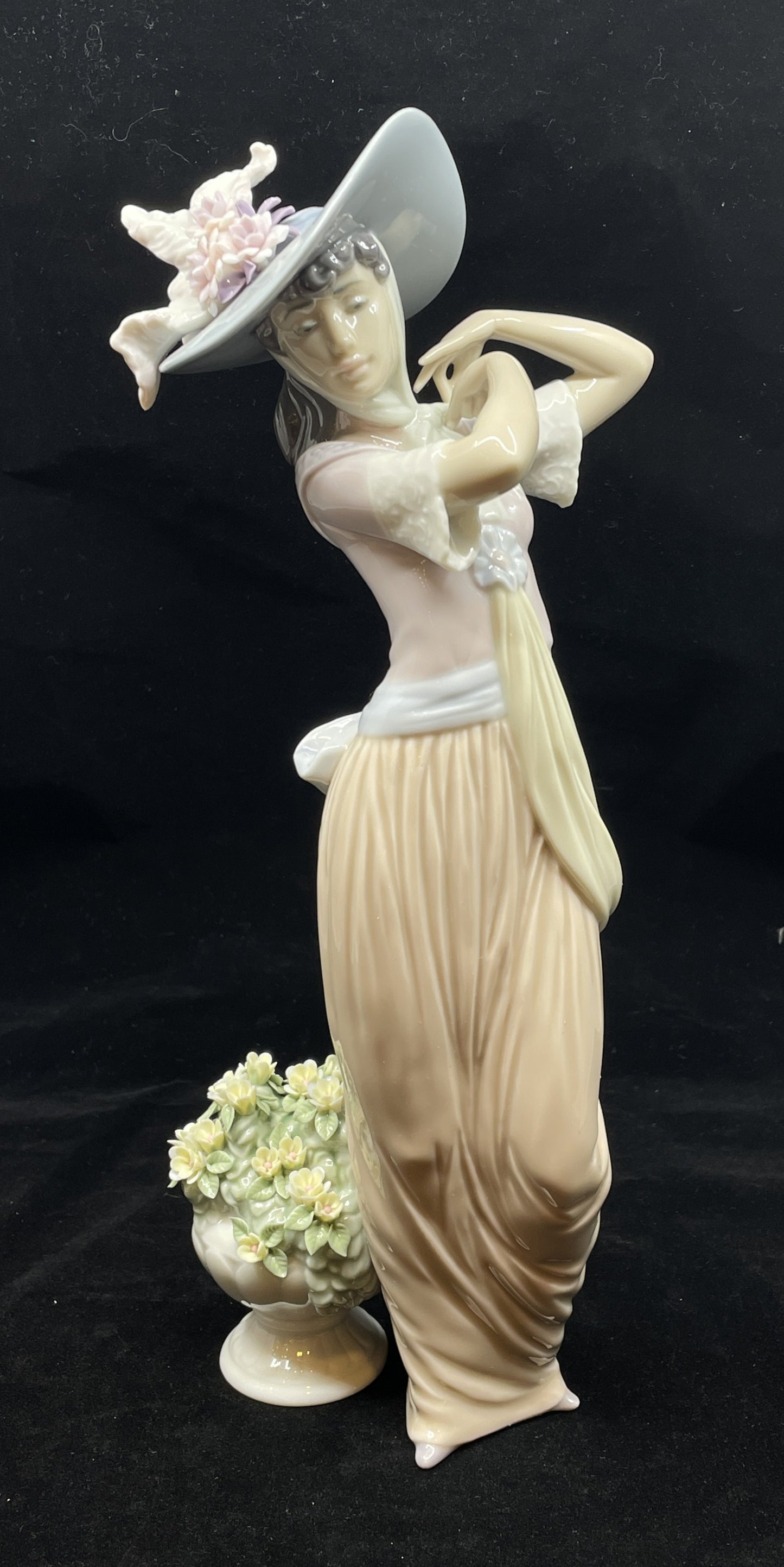 Lladro Paris in bloom (0IL004)