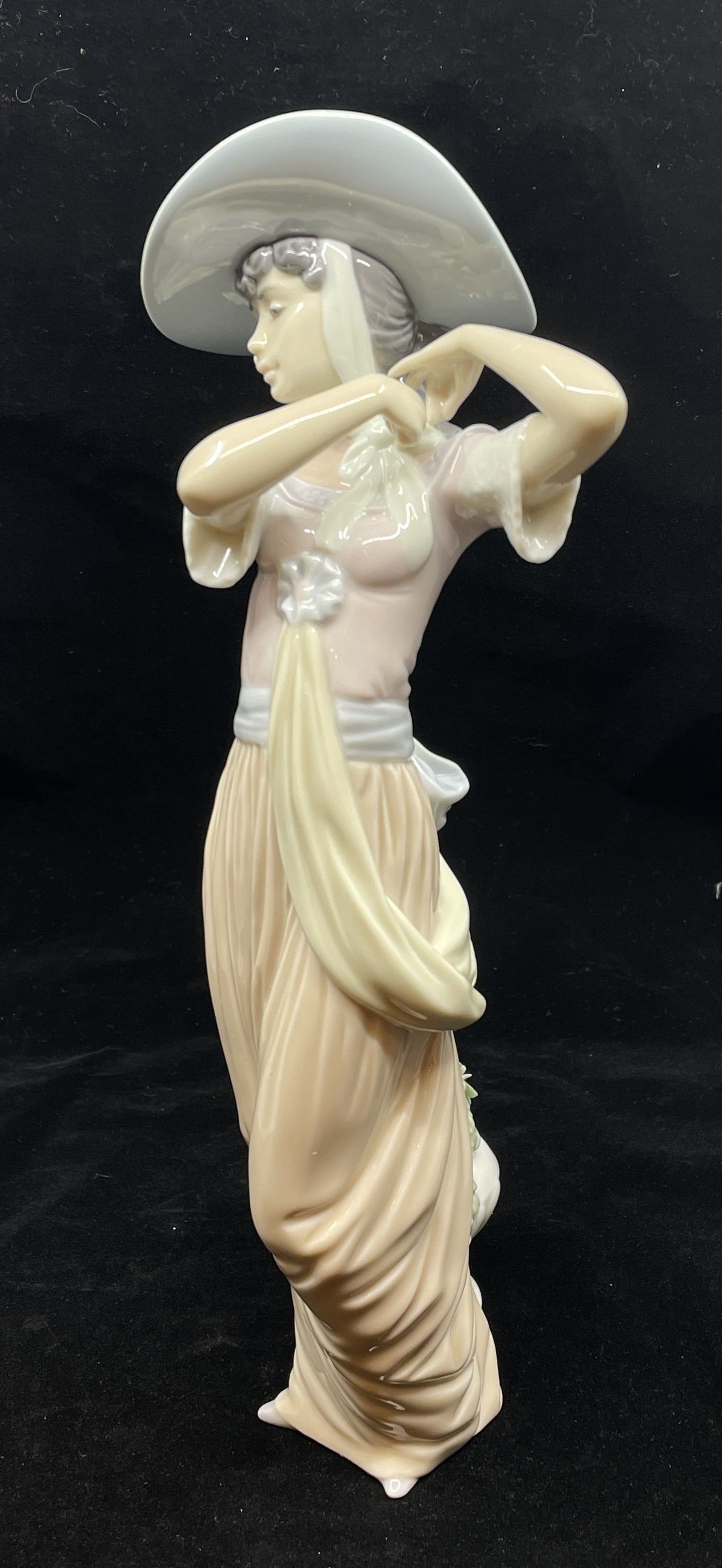 Lladro Paris in bloom (0IL004)