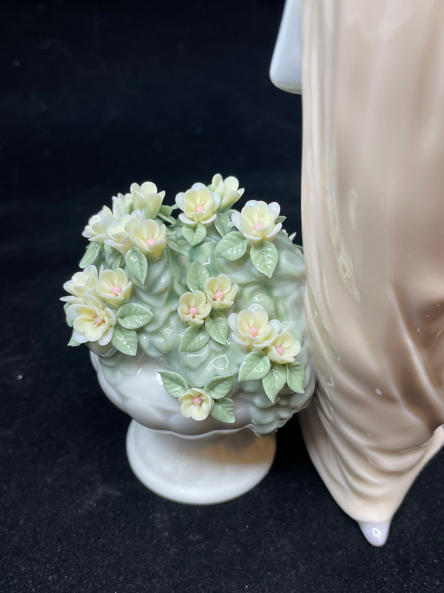 Lladro Paris in bloom (0IL004)