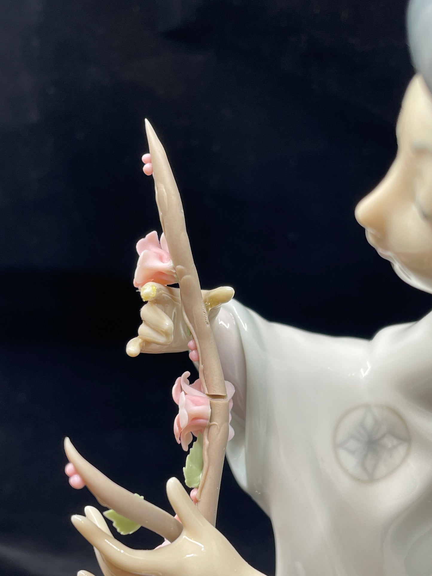 Lladro Japanese Girl Decorating #4840 w/box AS IS (0IL00B)