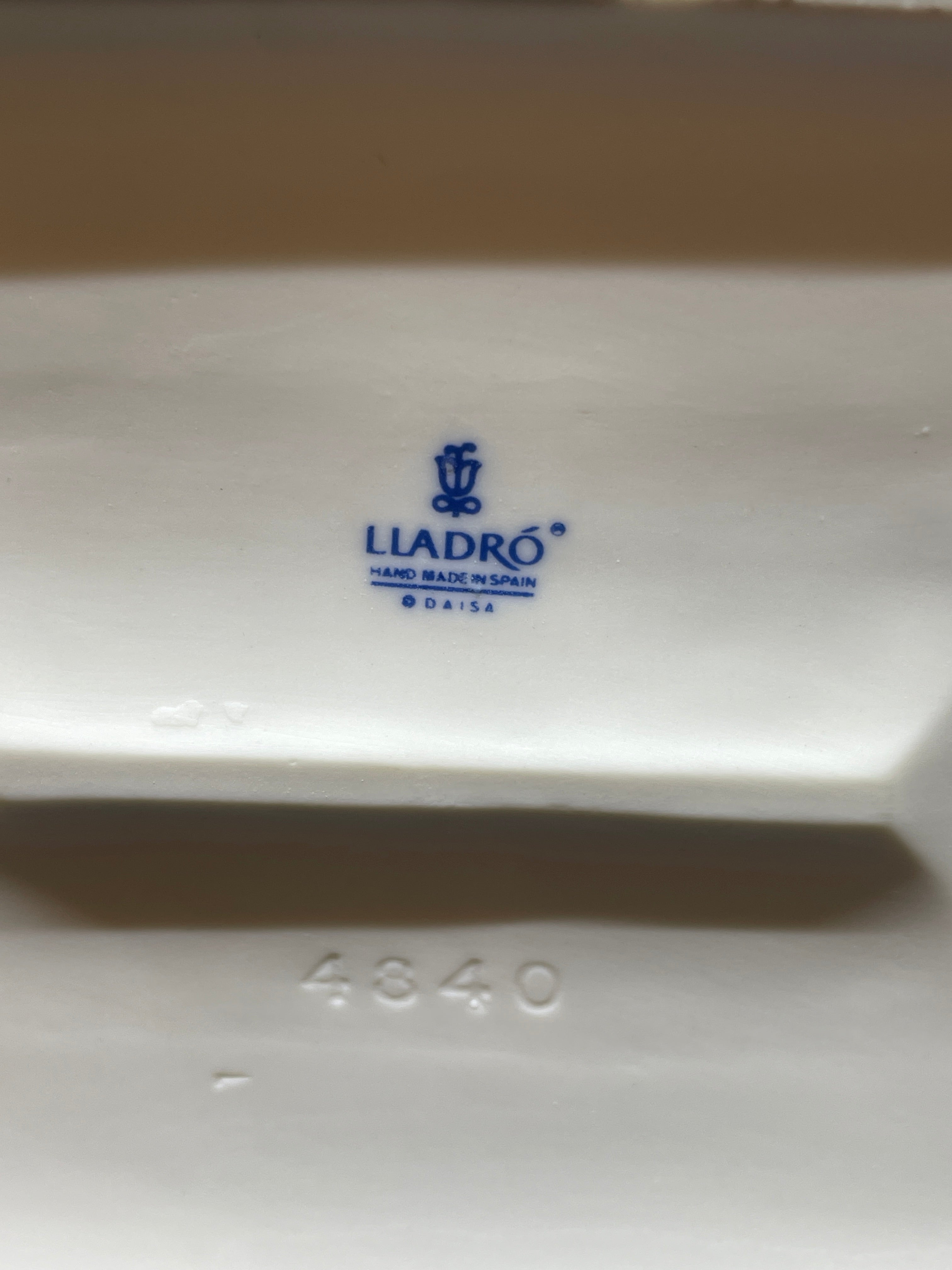 Lladro Japanese Girl Decorating #4840 w/box AS IS (0IL00B) – The