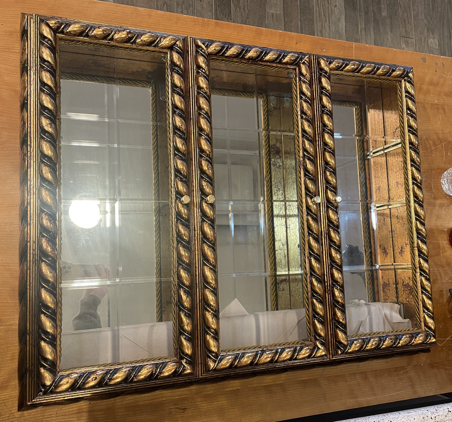 Gold Wall Curio (0MG003)