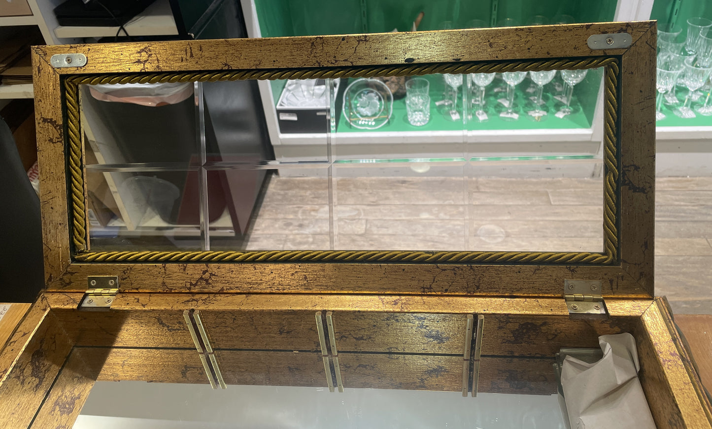 Gold Wall Curio (0MG003)