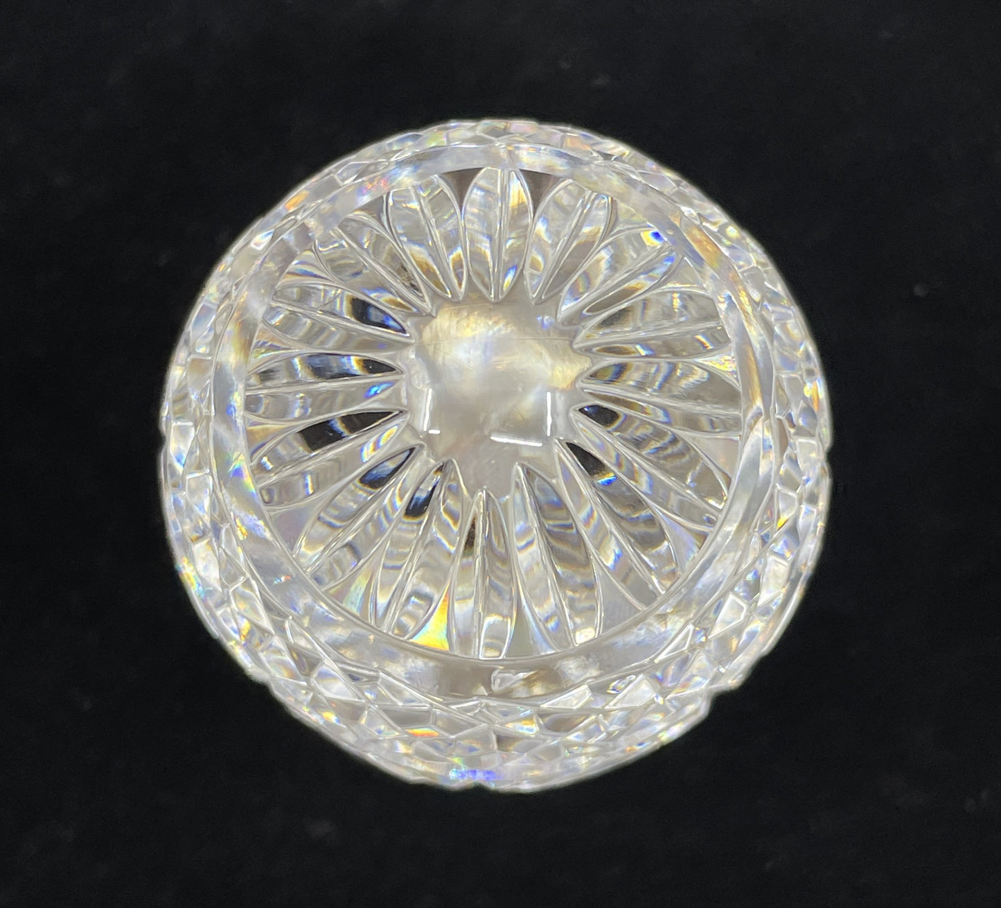 Waterford Egg #7 paperweight with box (0IL007)