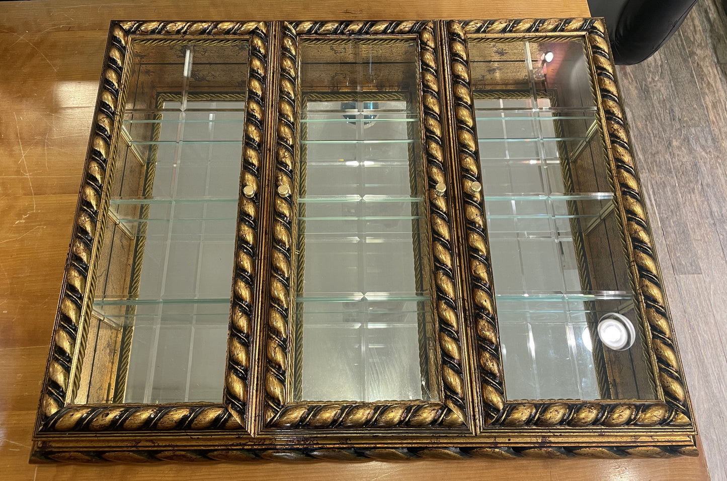Gold Wall Curio (0MG003)