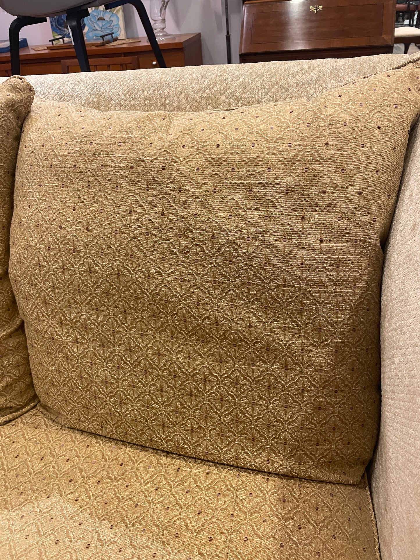 Thomasville Settee/Sofa (0IH001)