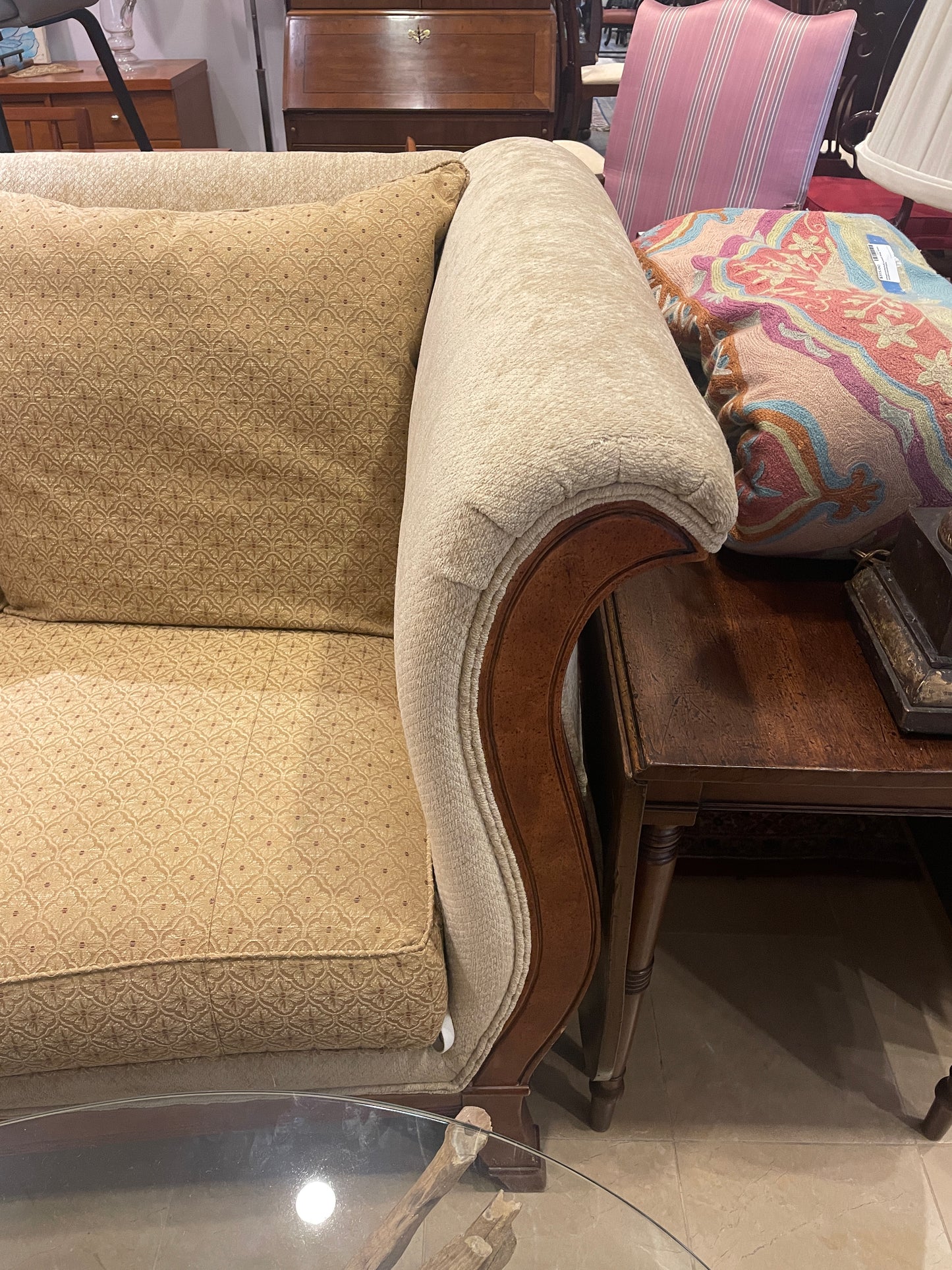 Thomasville Settee/Sofa (0IH001)