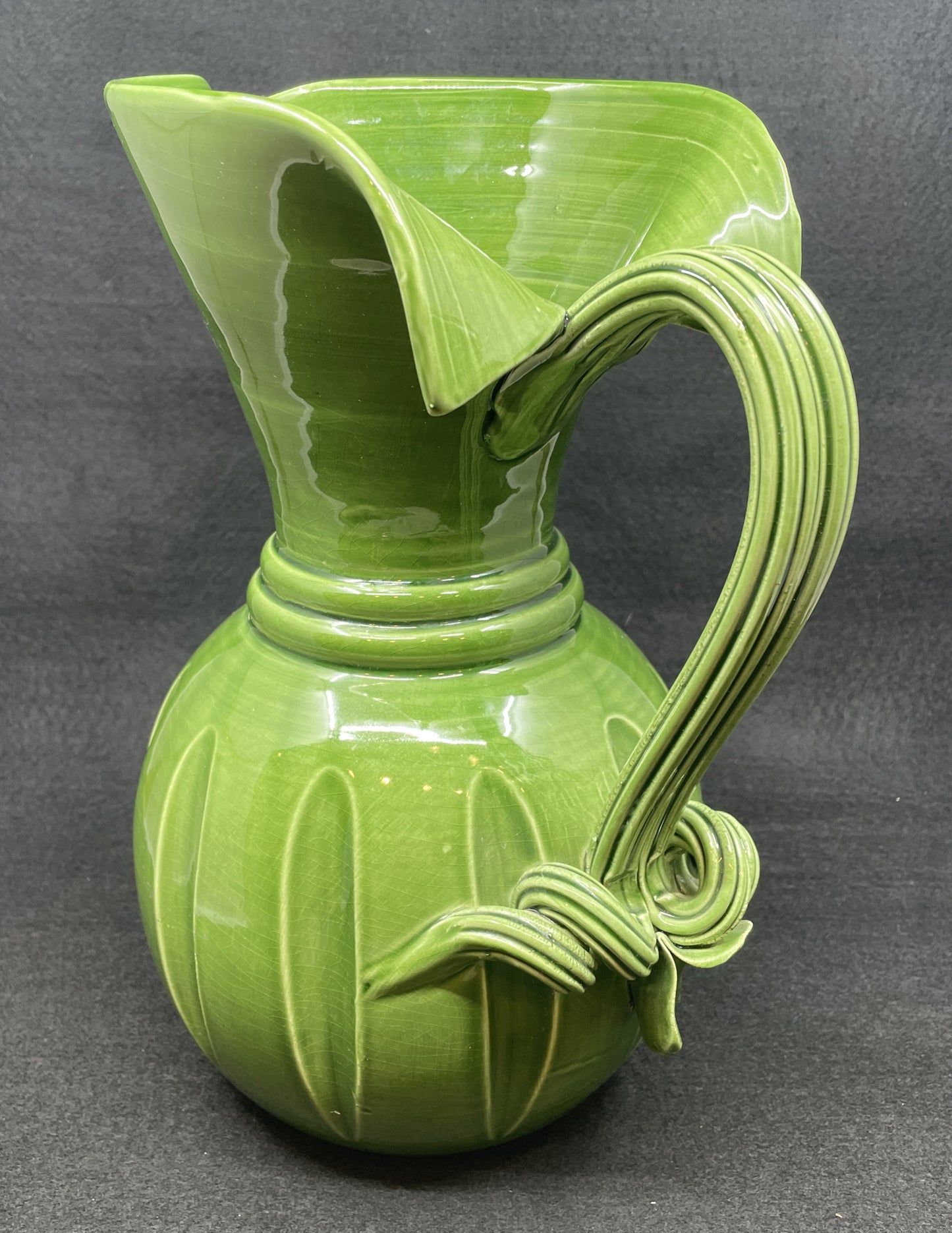 Vietri Tuscan Garden Pitcher in Green (0JL01C)