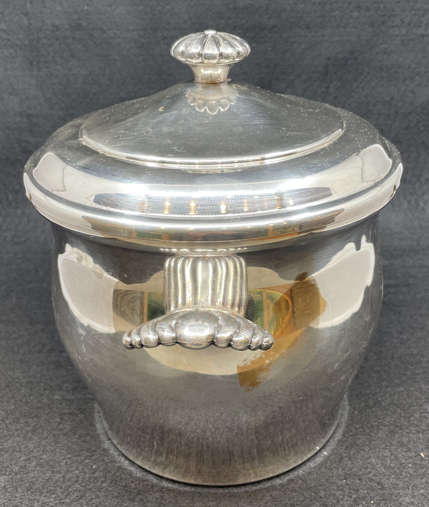 Rogers Bros Silverplate Ice Bucket (0JL01E)