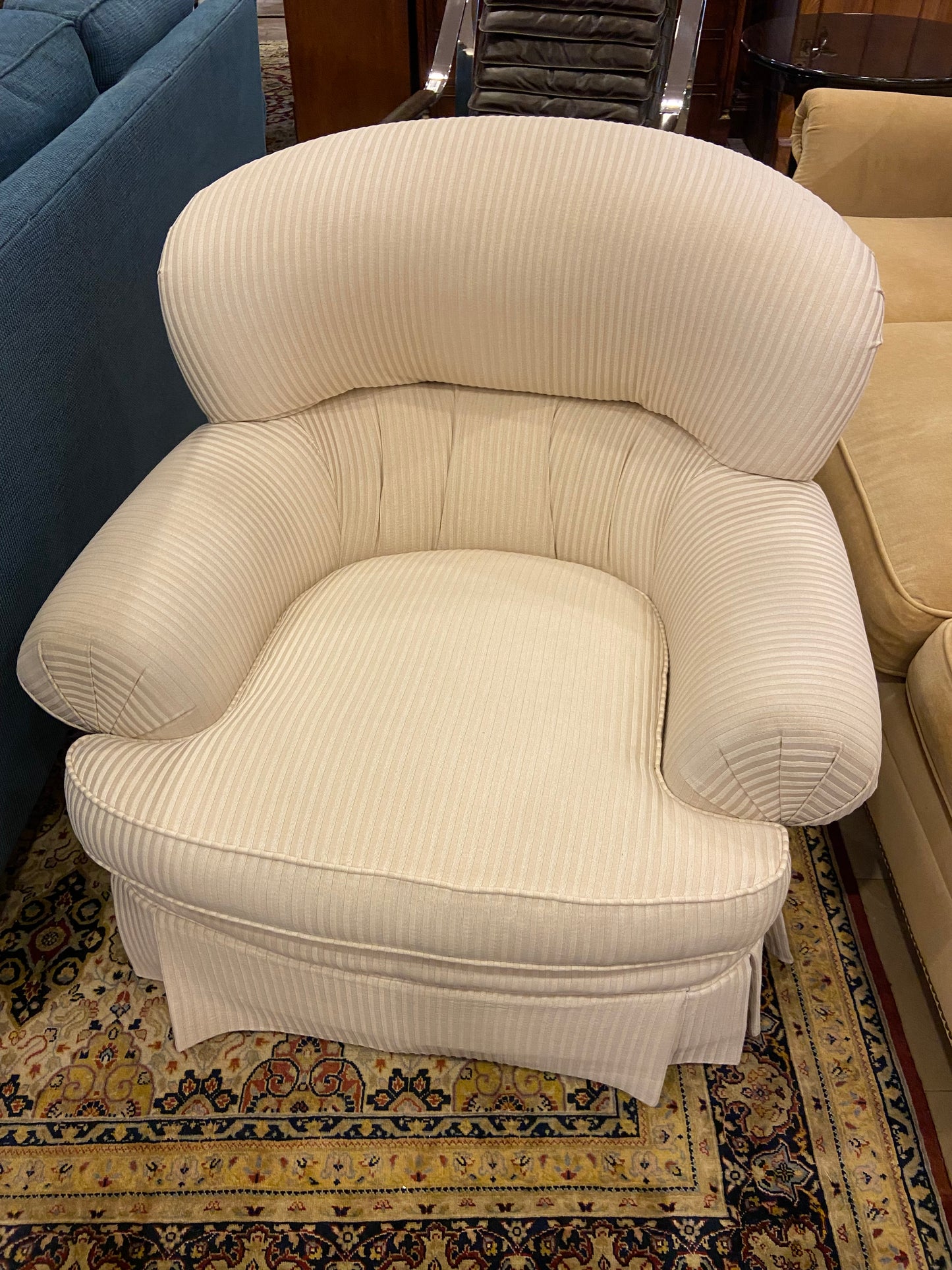 Thomasville Chair and Ottoman (25973)