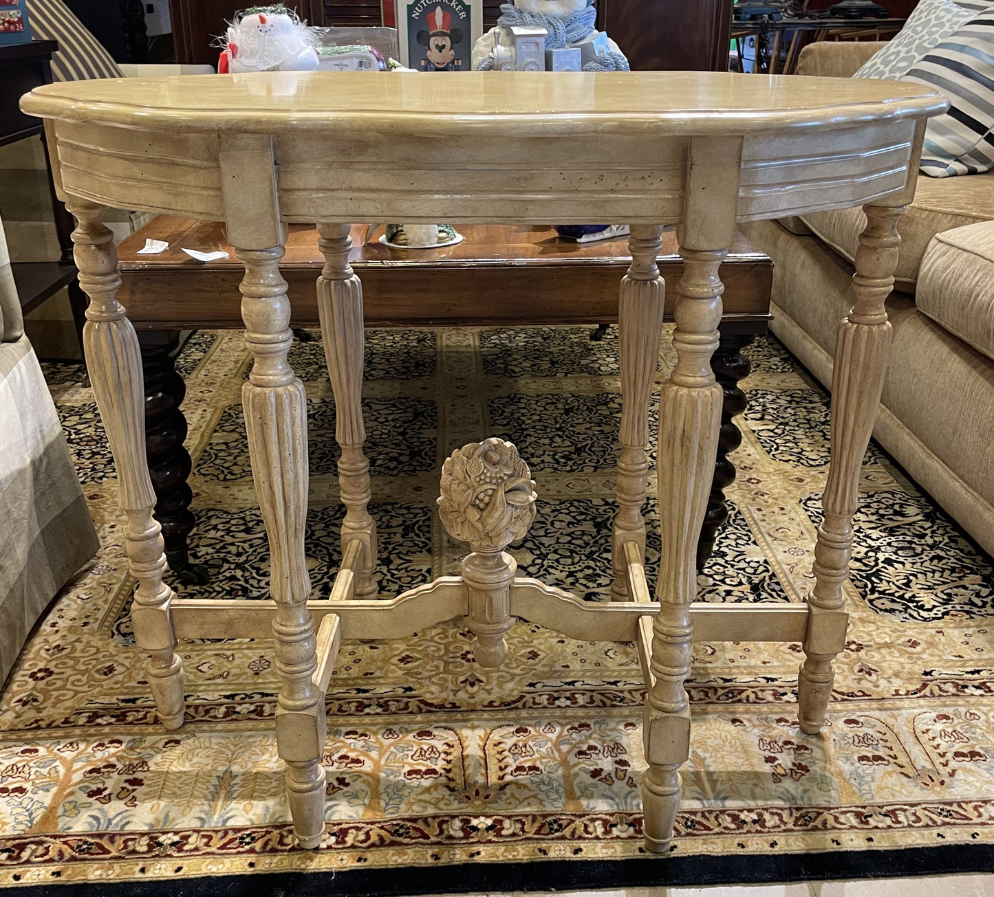 French Heritage Provincial Center Table (UDX788)