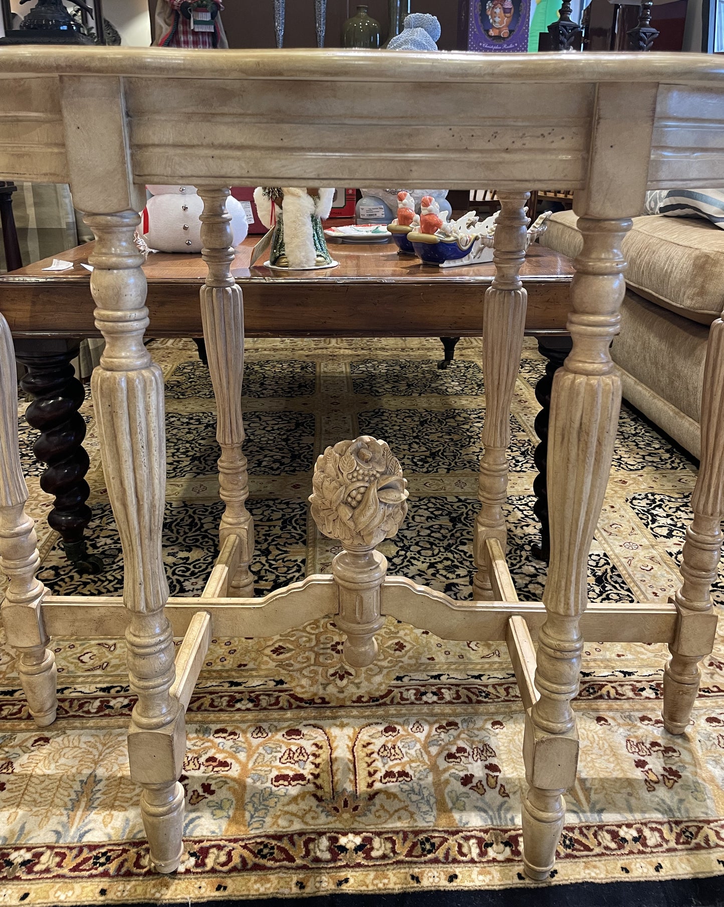 French Heritage Provincial Center Table (UDX788)