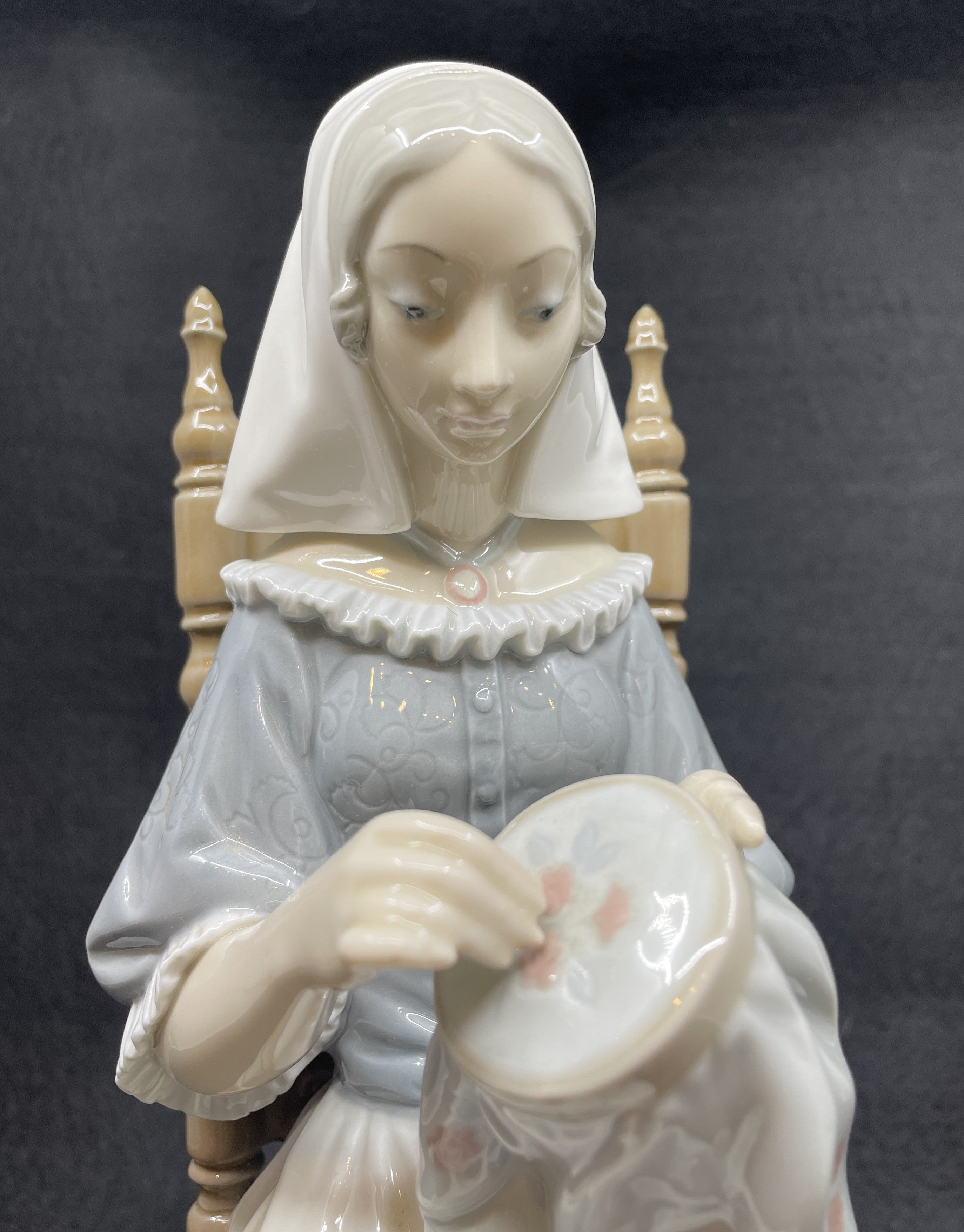 Lladro Embroidery Lady, #4865 (0MF002) – The Perfect Thing