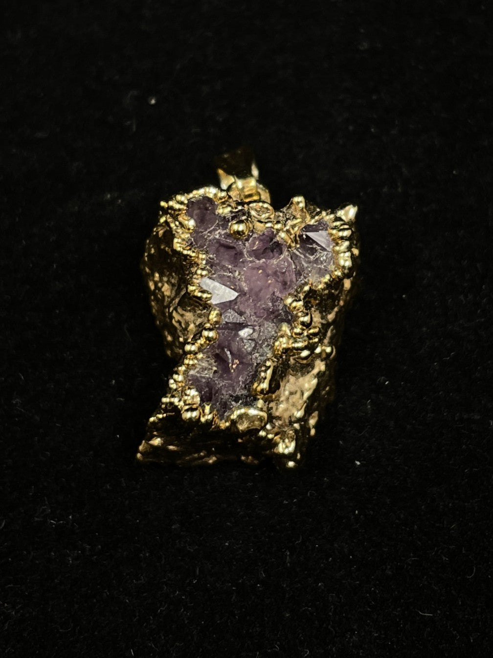 Gold dipped Amethyst Pendant (0HO017)