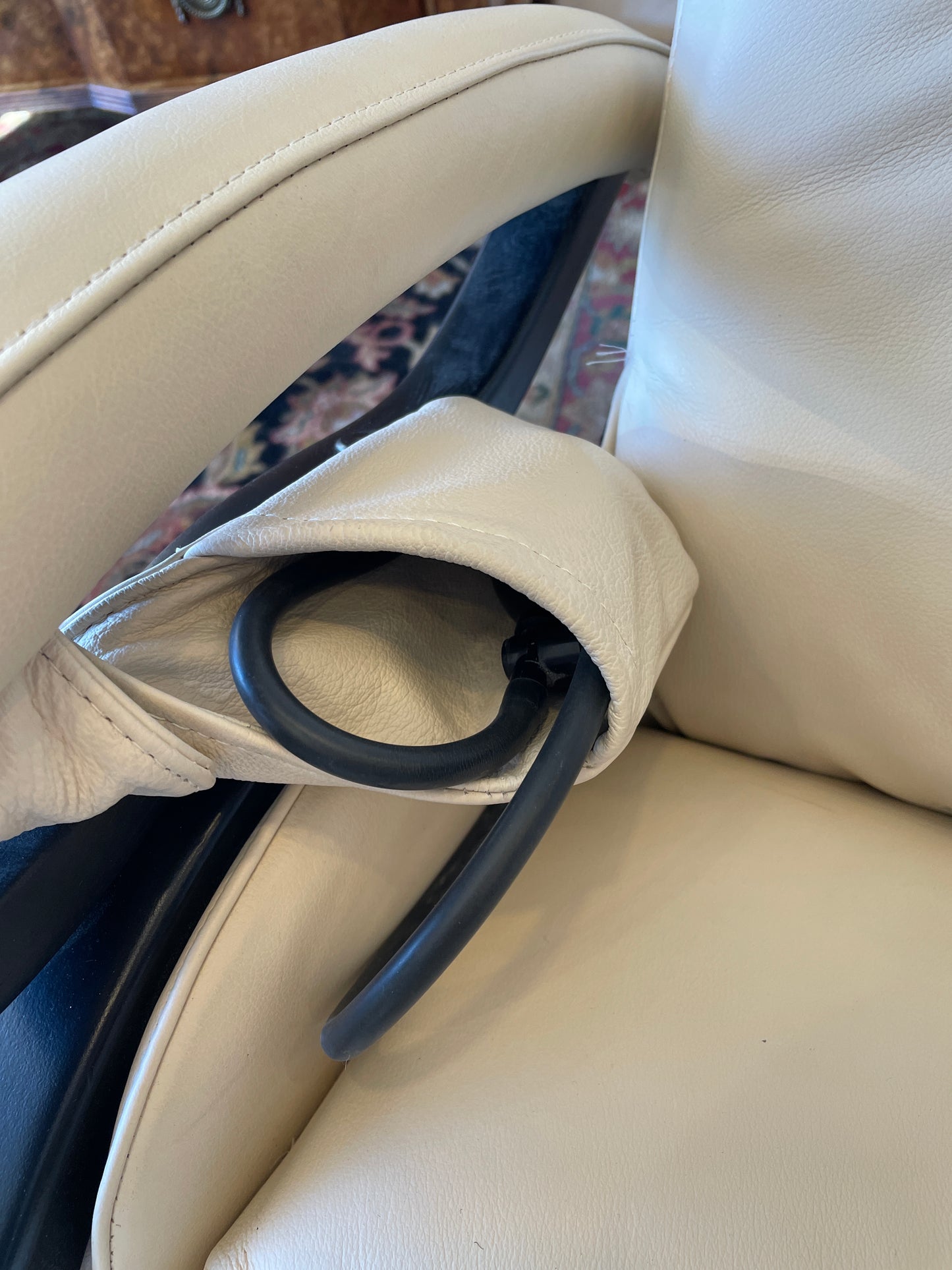 Zero Gravity Leather Recliner (0AG00M)