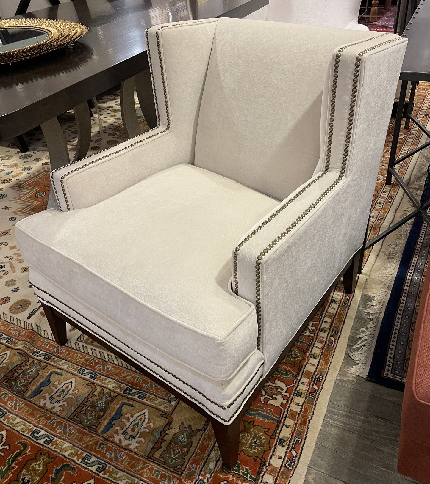 Mitchell Gold White chair with tacks (0IV01A)