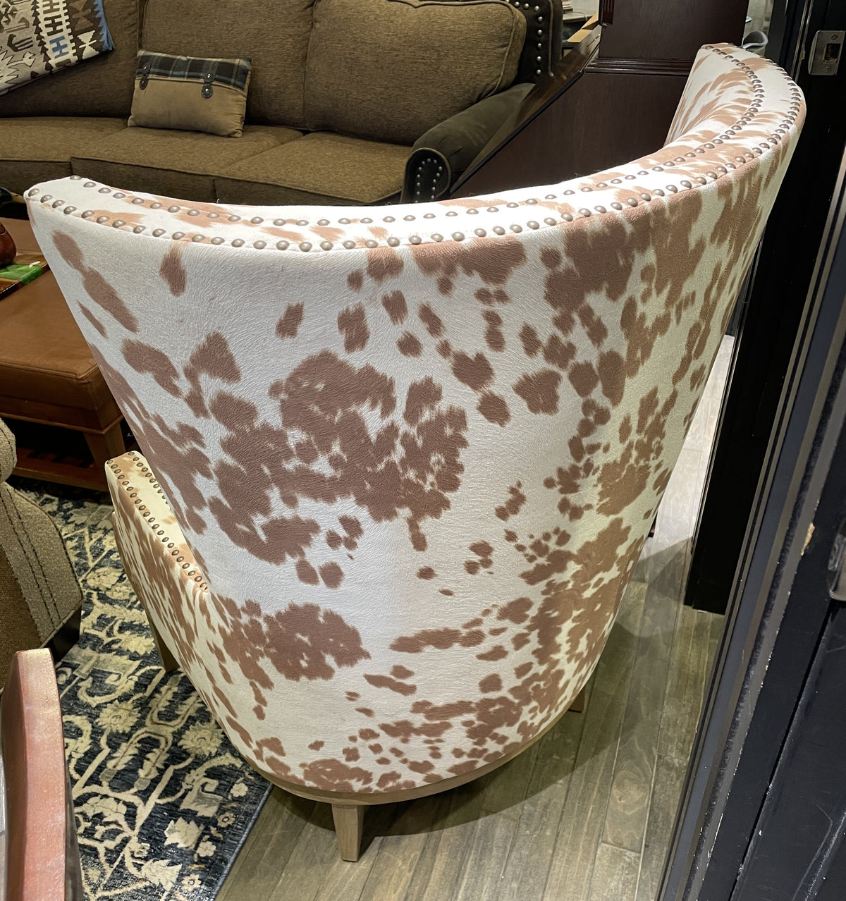 Brown Cow Wingback (0NX00P)