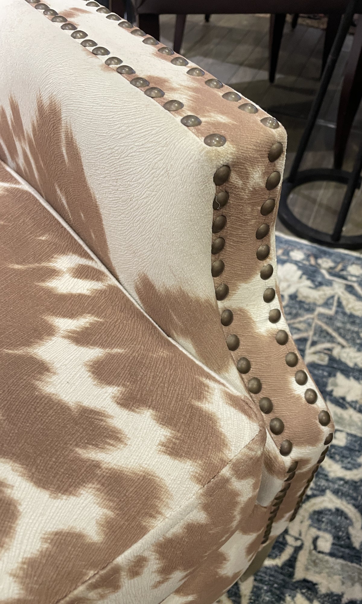 Brown Cow Wingback (0NX00P)