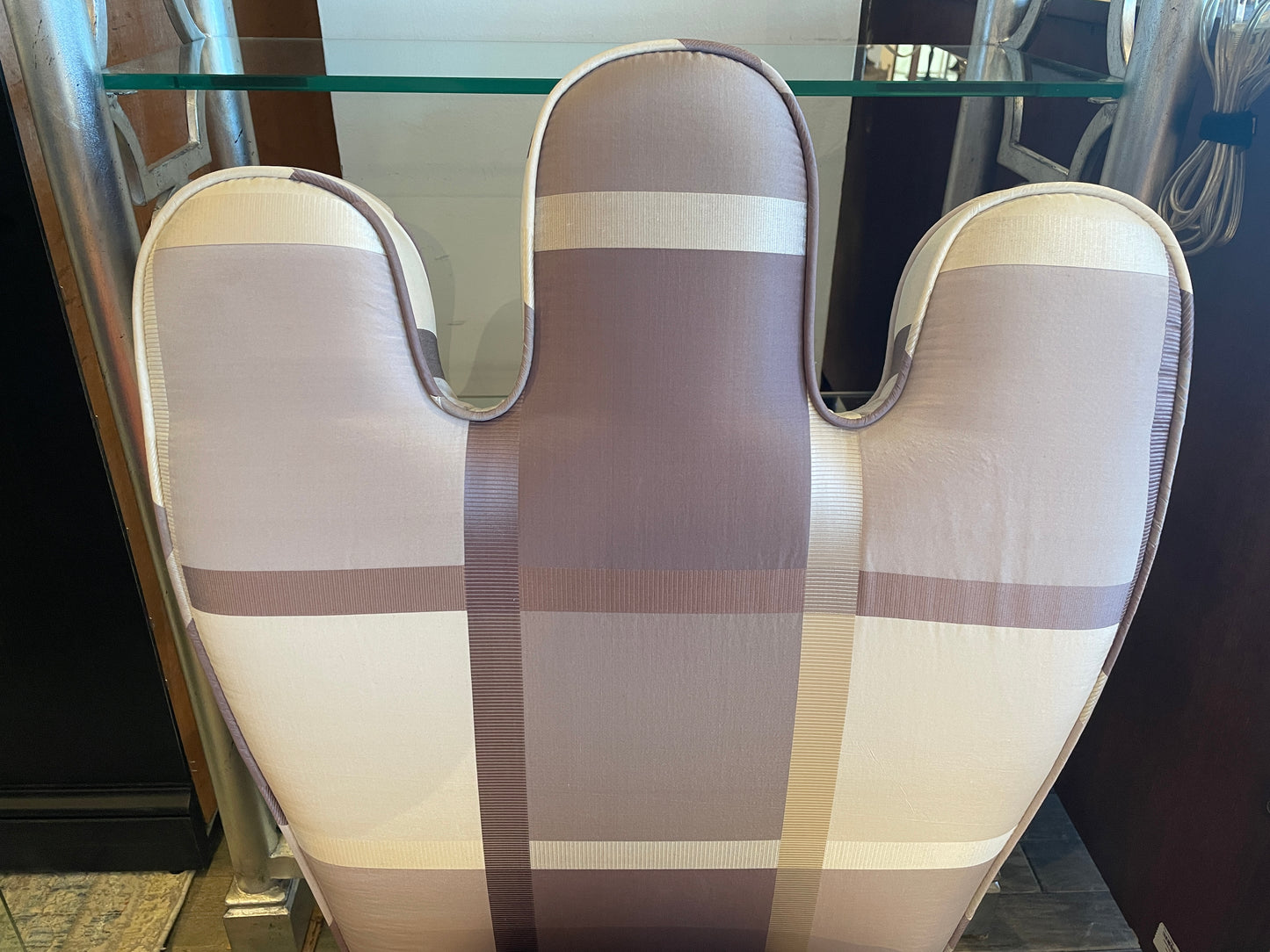 Purple Plaid Three Prong Vanity Chair (0AG00D)