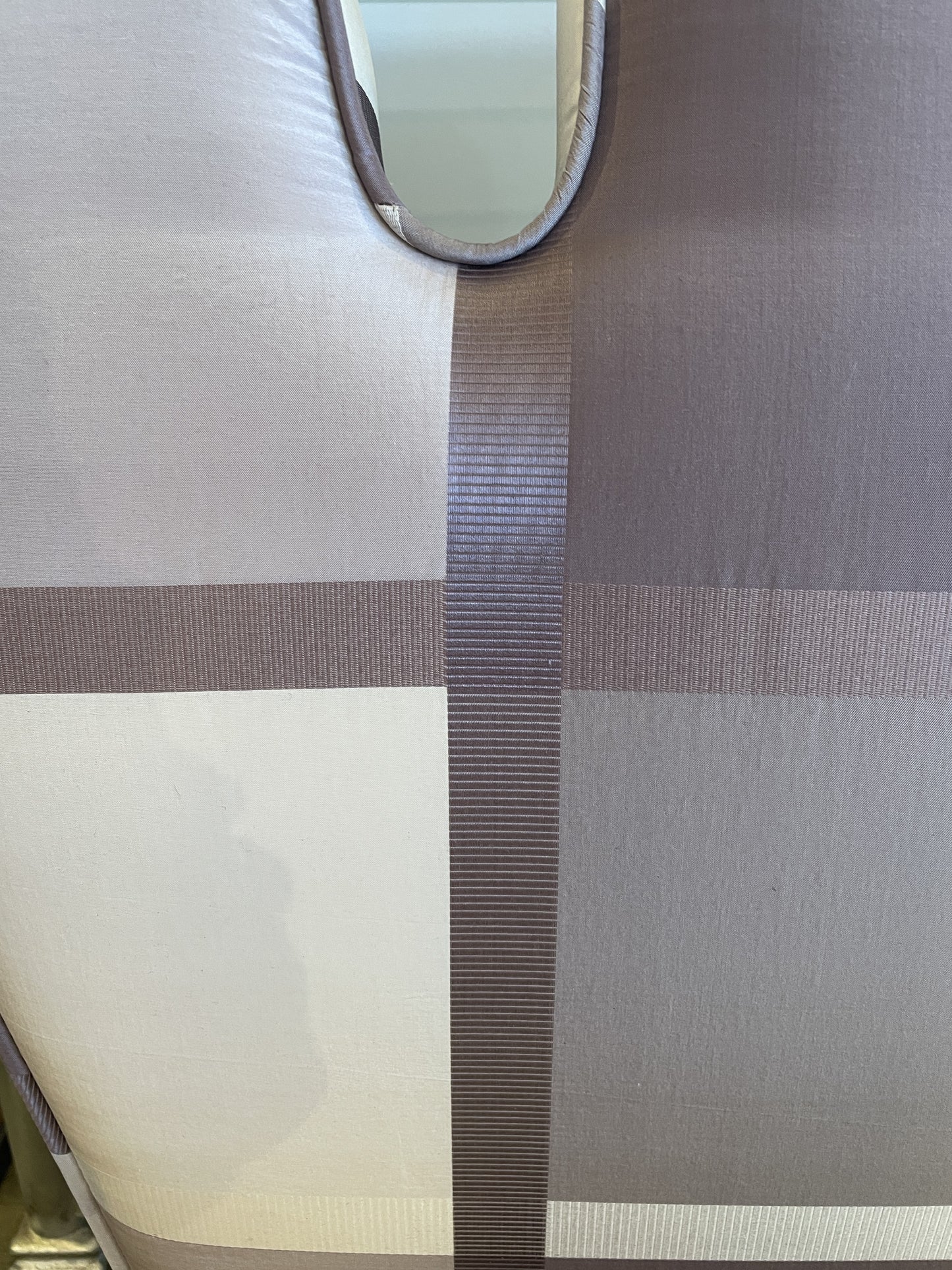 Purple Plaid Three Prong Vanity Chair (0AG00D)