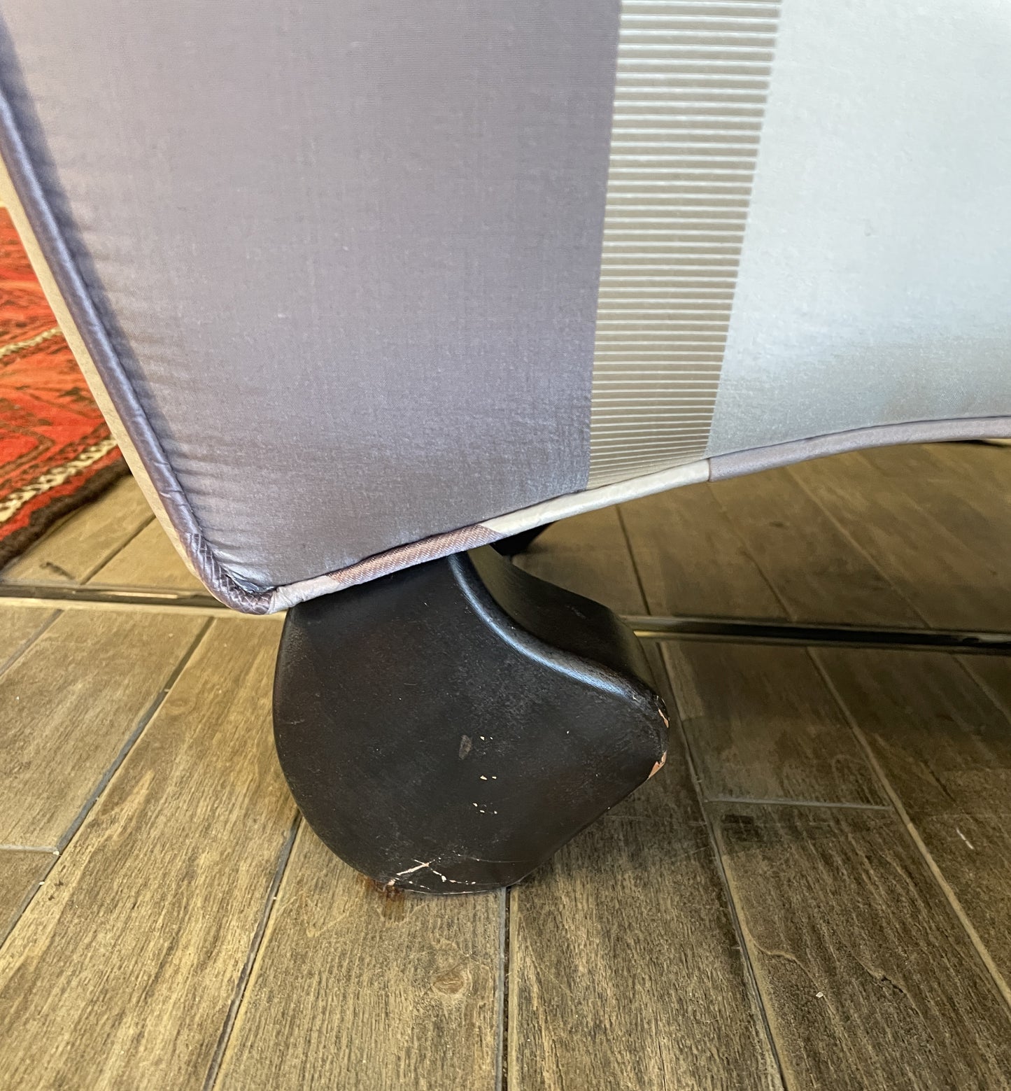 Purple Plaid Three Prong Vanity Chair (0AG00D)
