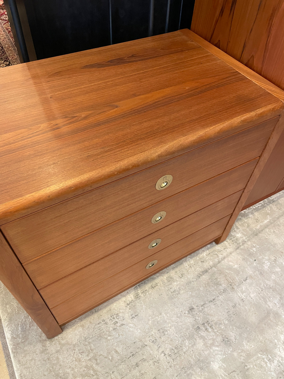 D-Scan Captain Line Dresser, AS IS (0QG001)