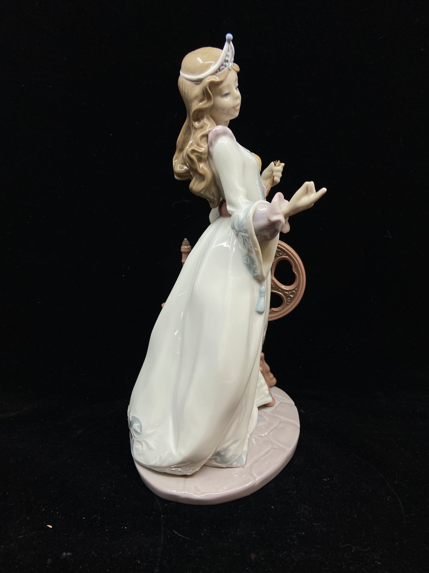 Lladro Sleeping Beauty #9189 AS IS (HPFRHP)