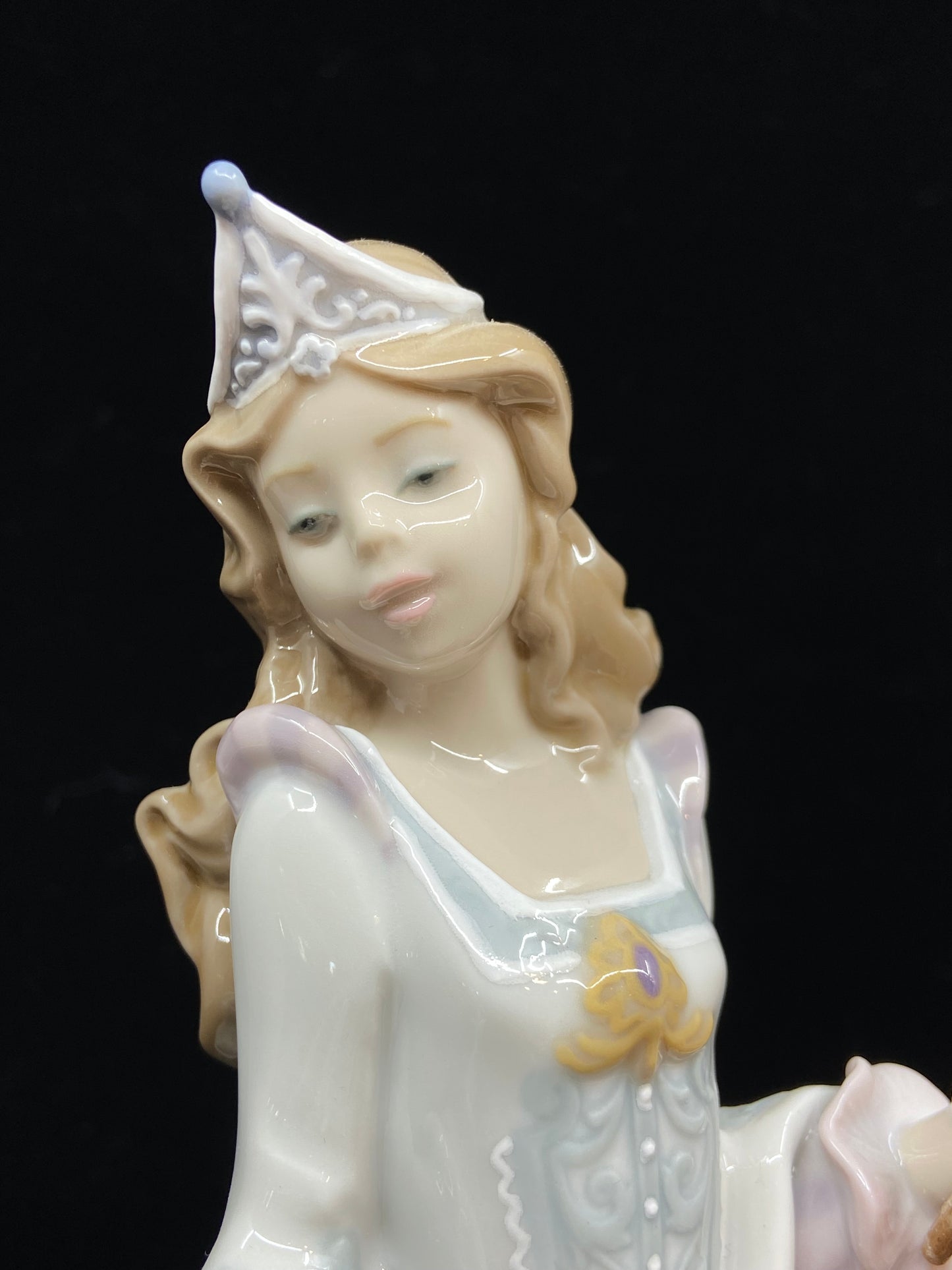 Lladro Sleeping Beauty #9189 AS IS (HPFRHP)