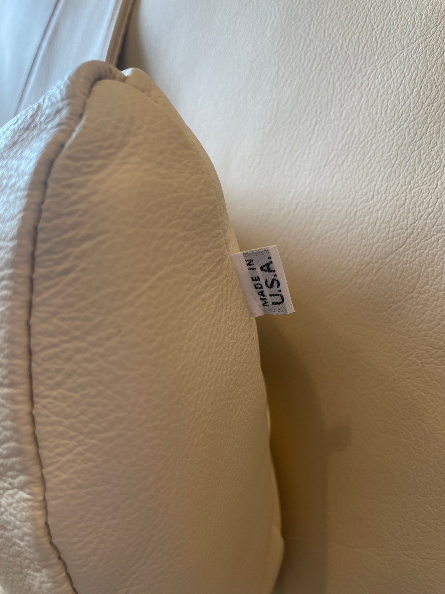 Zero Gravity Leather Recliner (0AG00M)