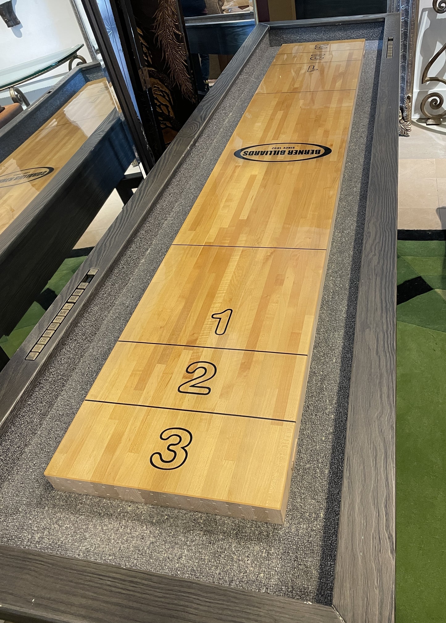 Berner Billiards Shuffleboard Table with accessories (0MT003)