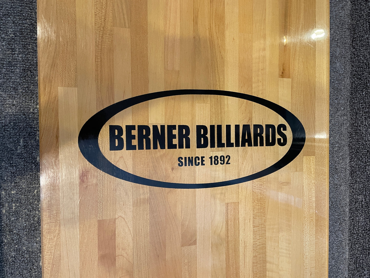 Berner Billiards Shuffleboard Table with accessories (0MT003)