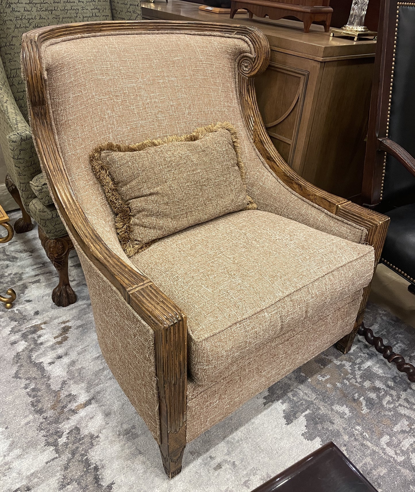 Tuscan Style Occassional Chair in Taupe (0IW004)