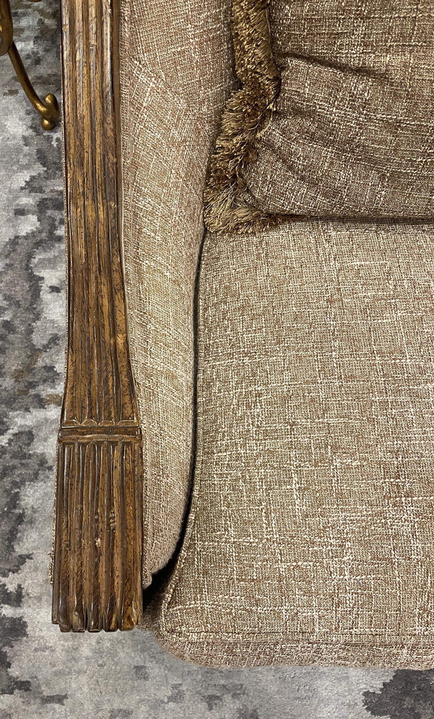 Tuscan Style Occassional Chair in Taupe (0IW004)