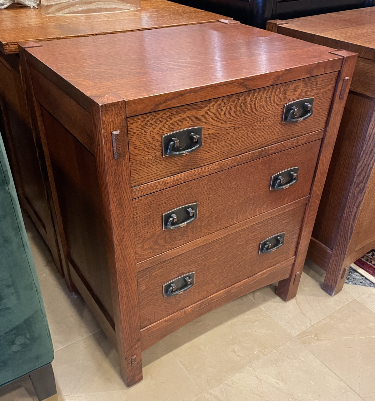Stickley Three Drawer Nightstand (0QK006)