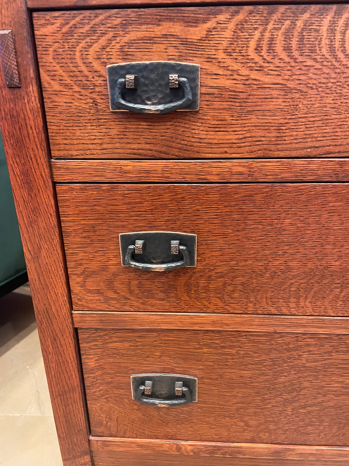 Stickley Three Drawer Nightstand (0QK006)