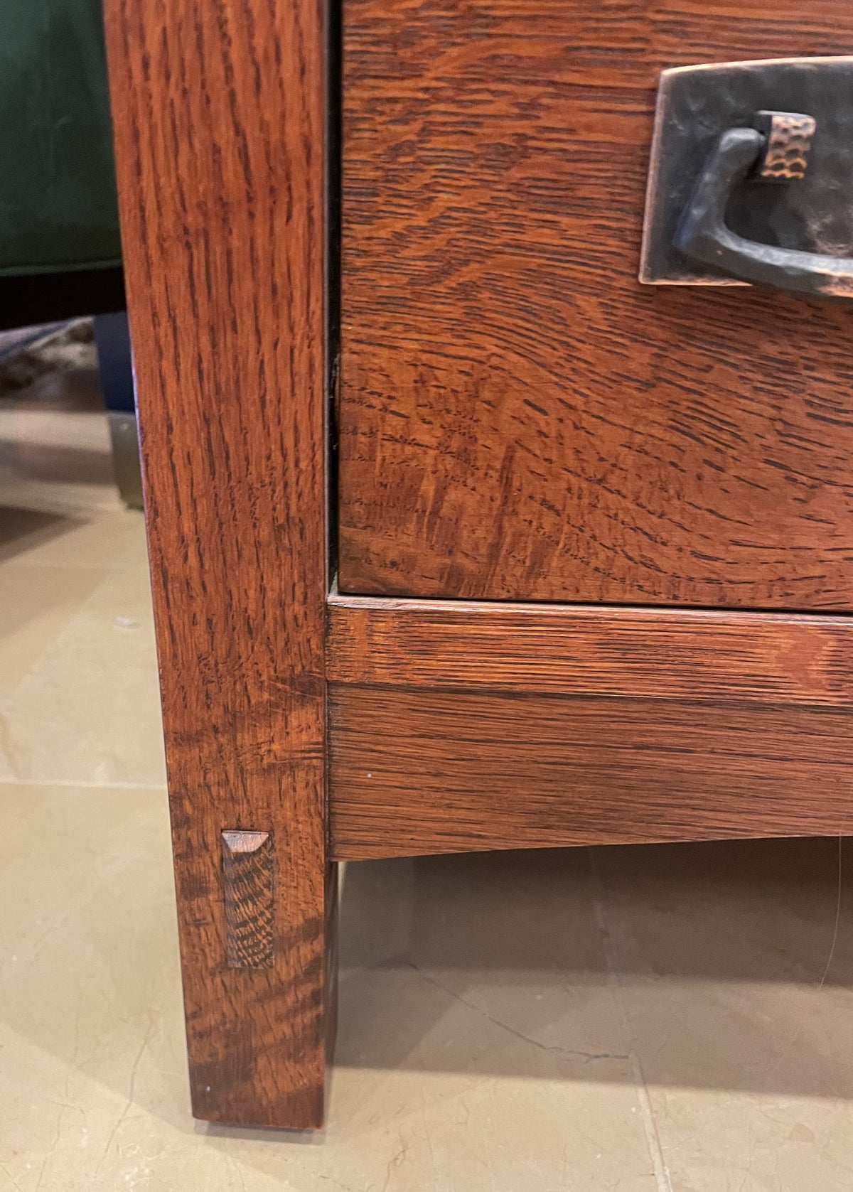 Stickley Three Drawer Nightstand (0QK006)