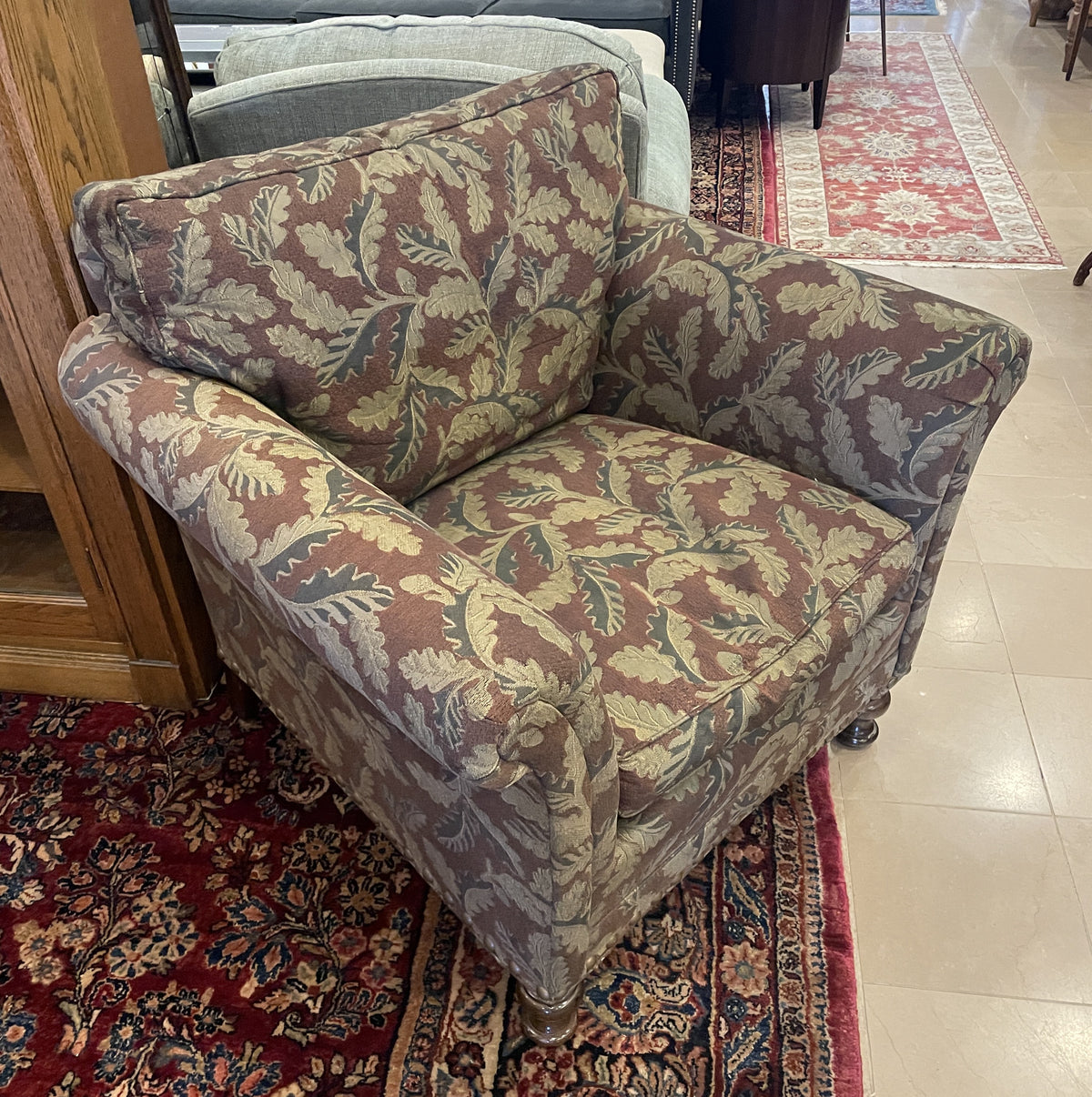 Marshall Fields Oak Leaf Upholstered Club Chair (0QM001)