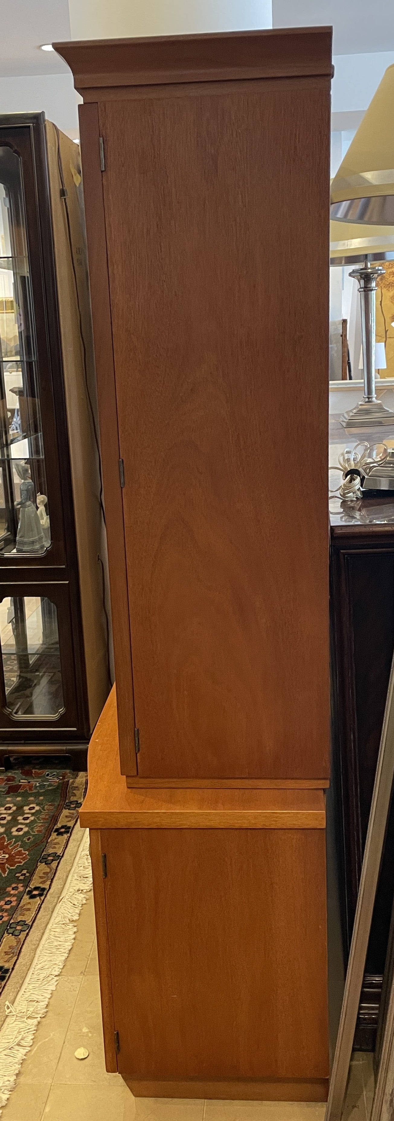 Sieling Modern Breakfront/China Cabinet (0MR001)