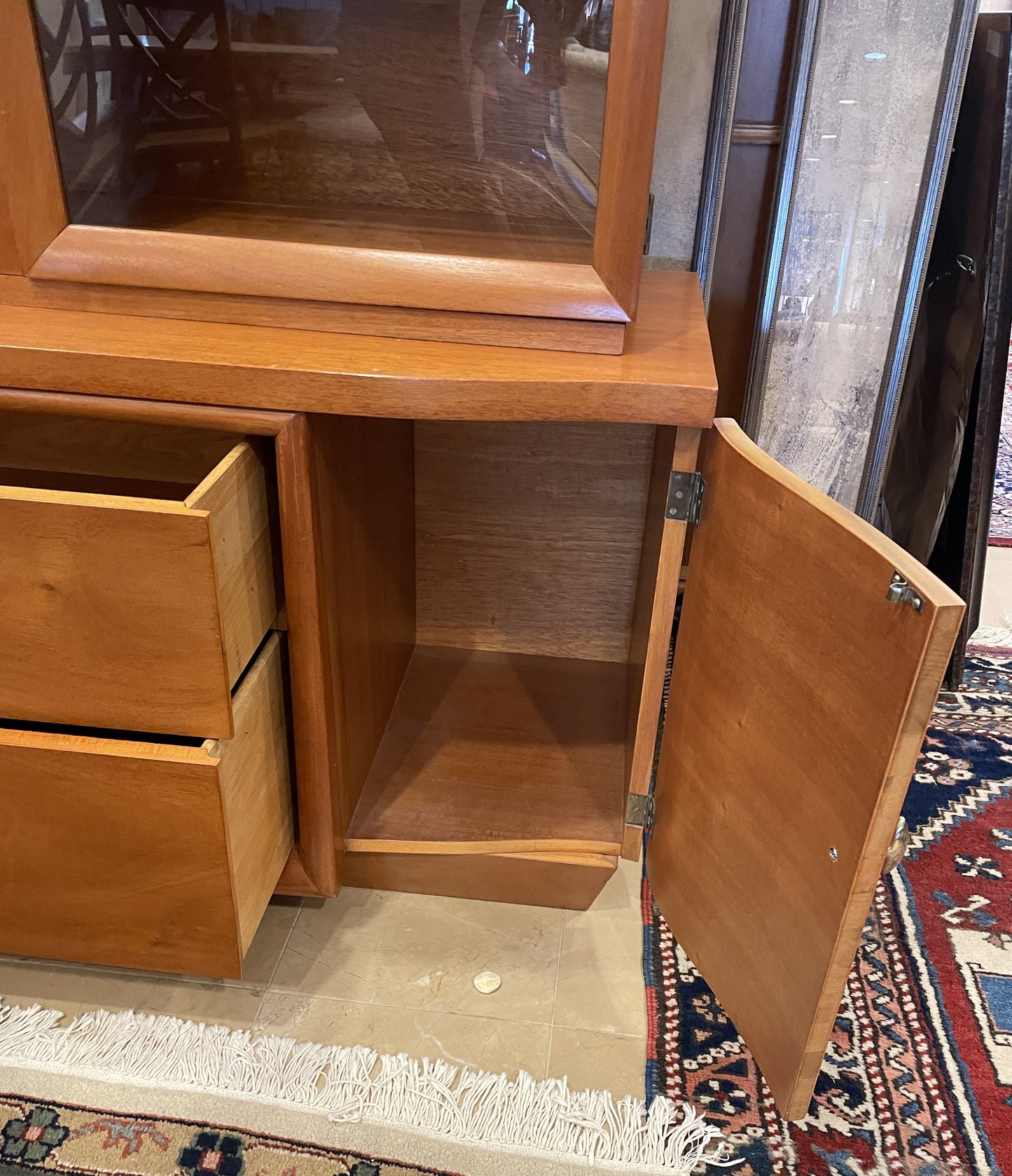 Sieling Modern Breakfront/China Cabinet (0MR001)