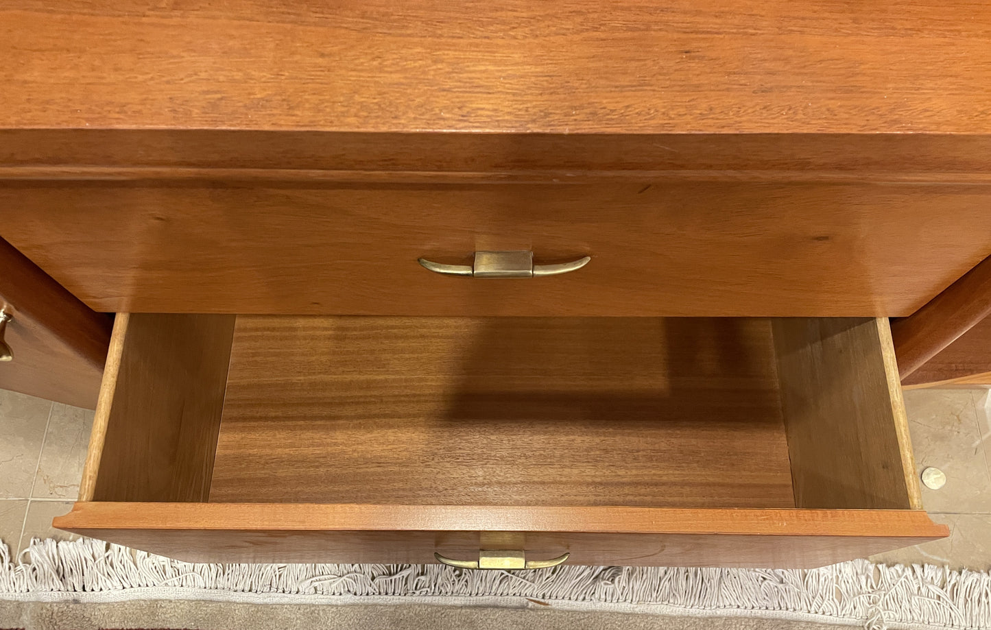 Sieling Modern Breakfront/China Cabinet (0MR001)