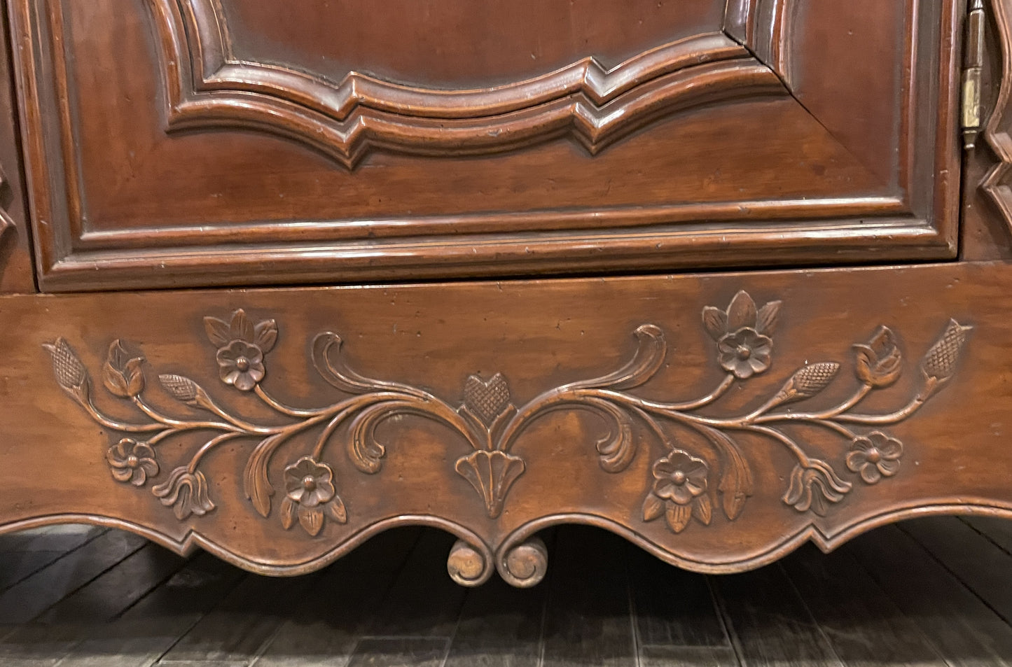 Antique French Provincial Buffet (0J4001)