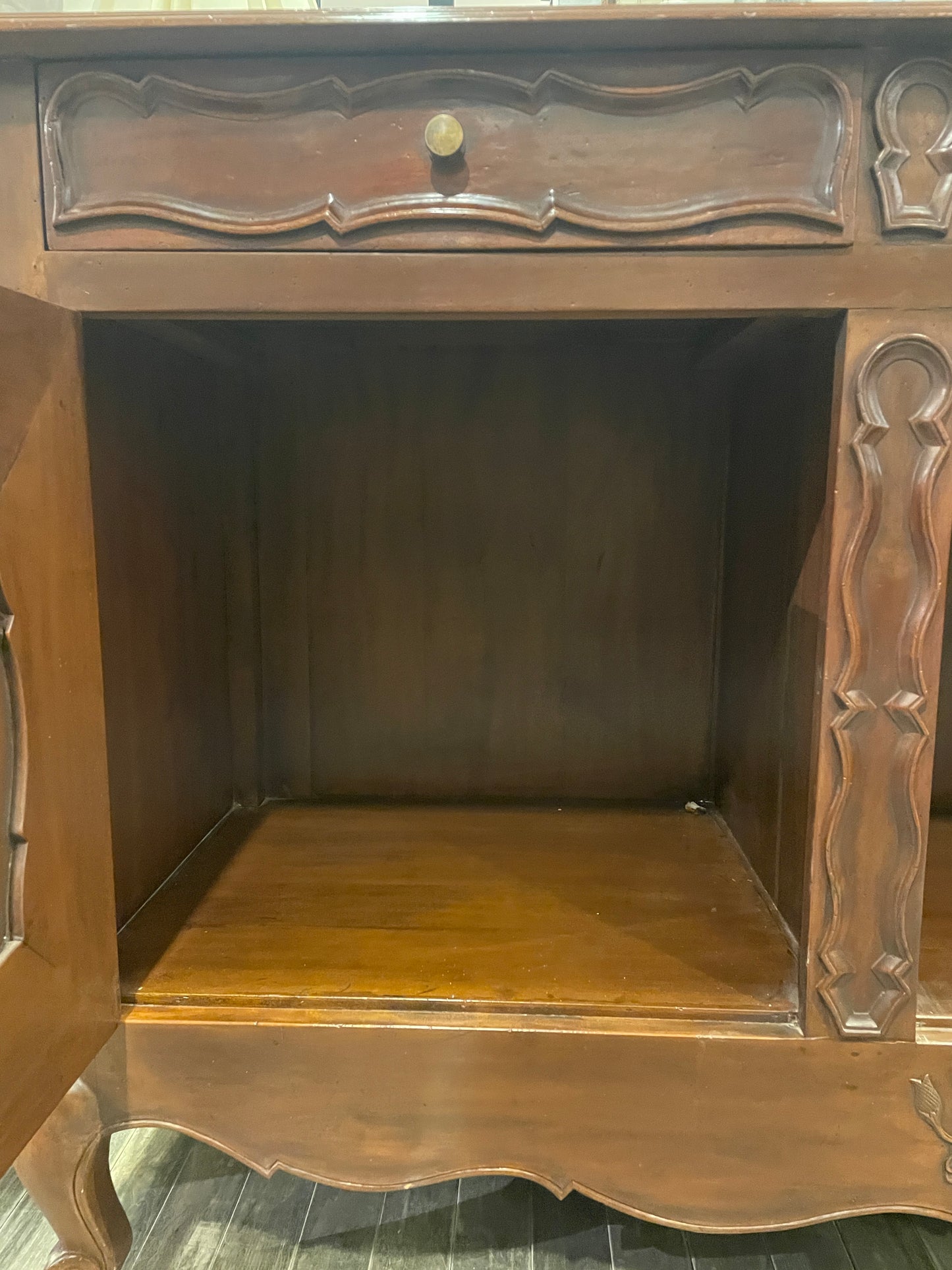 Antique French Provincial Buffet (0J4001)