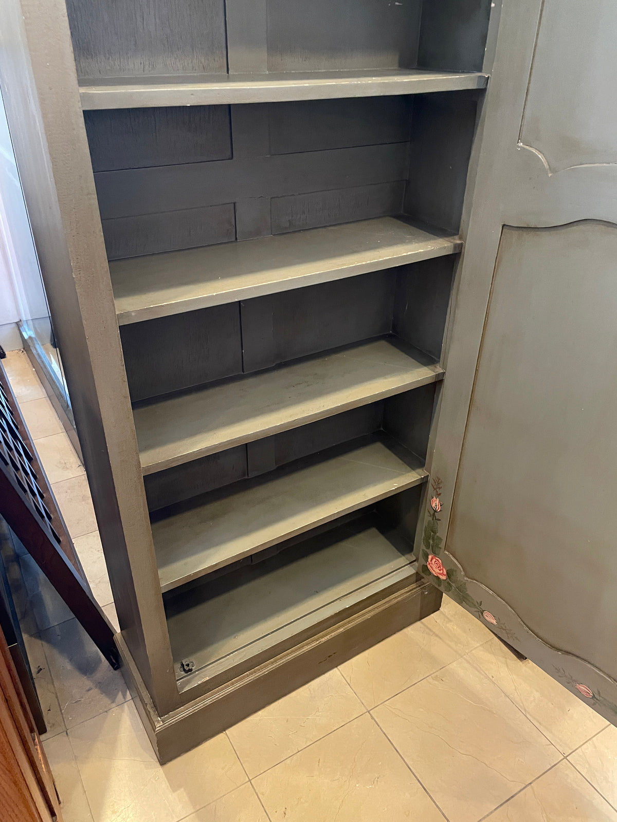 Tyrolean Style Wall Pantry/Cabinet (0QO00Q)