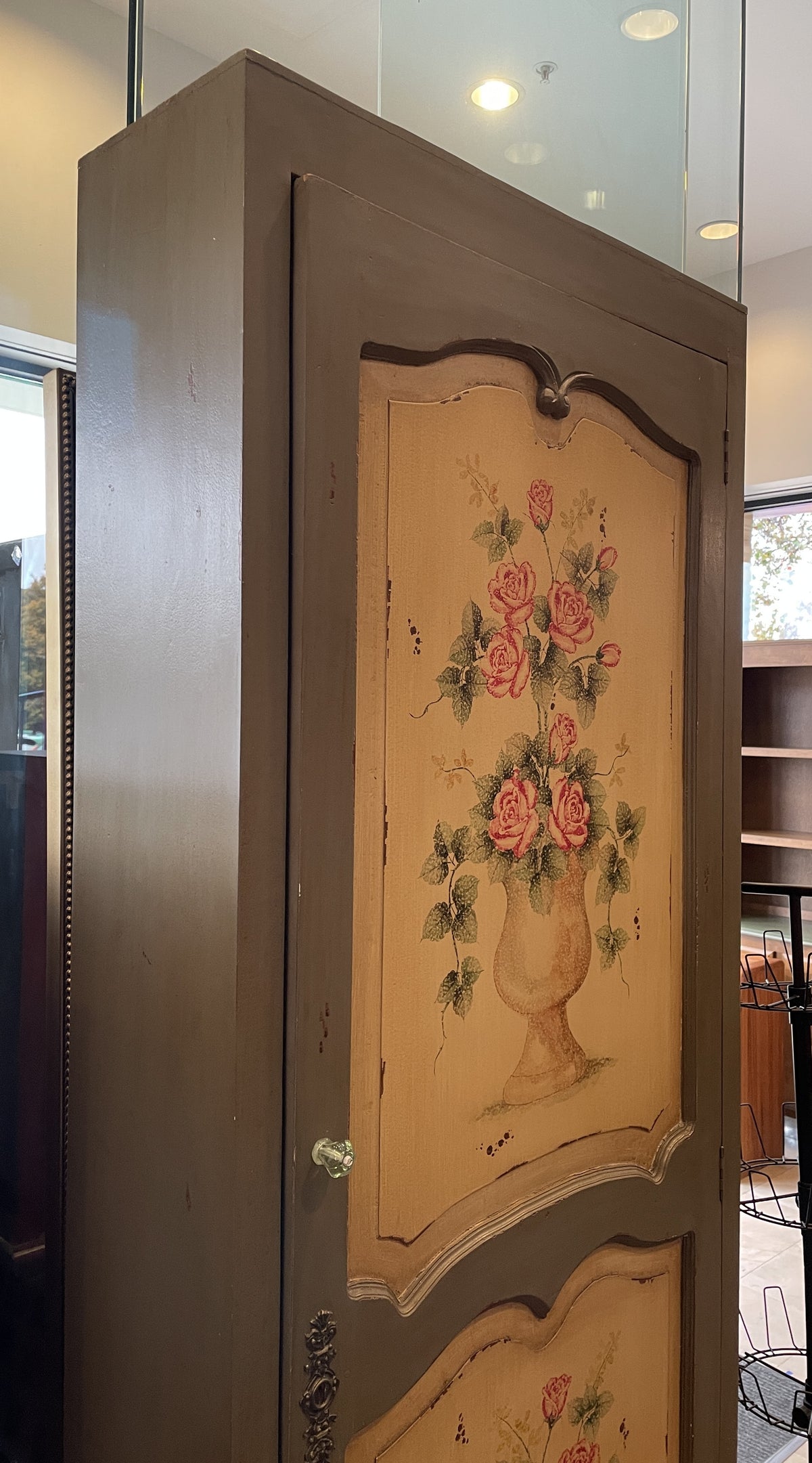 Tyrolean Style Wall Pantry/Cabinet (0QO00Q)