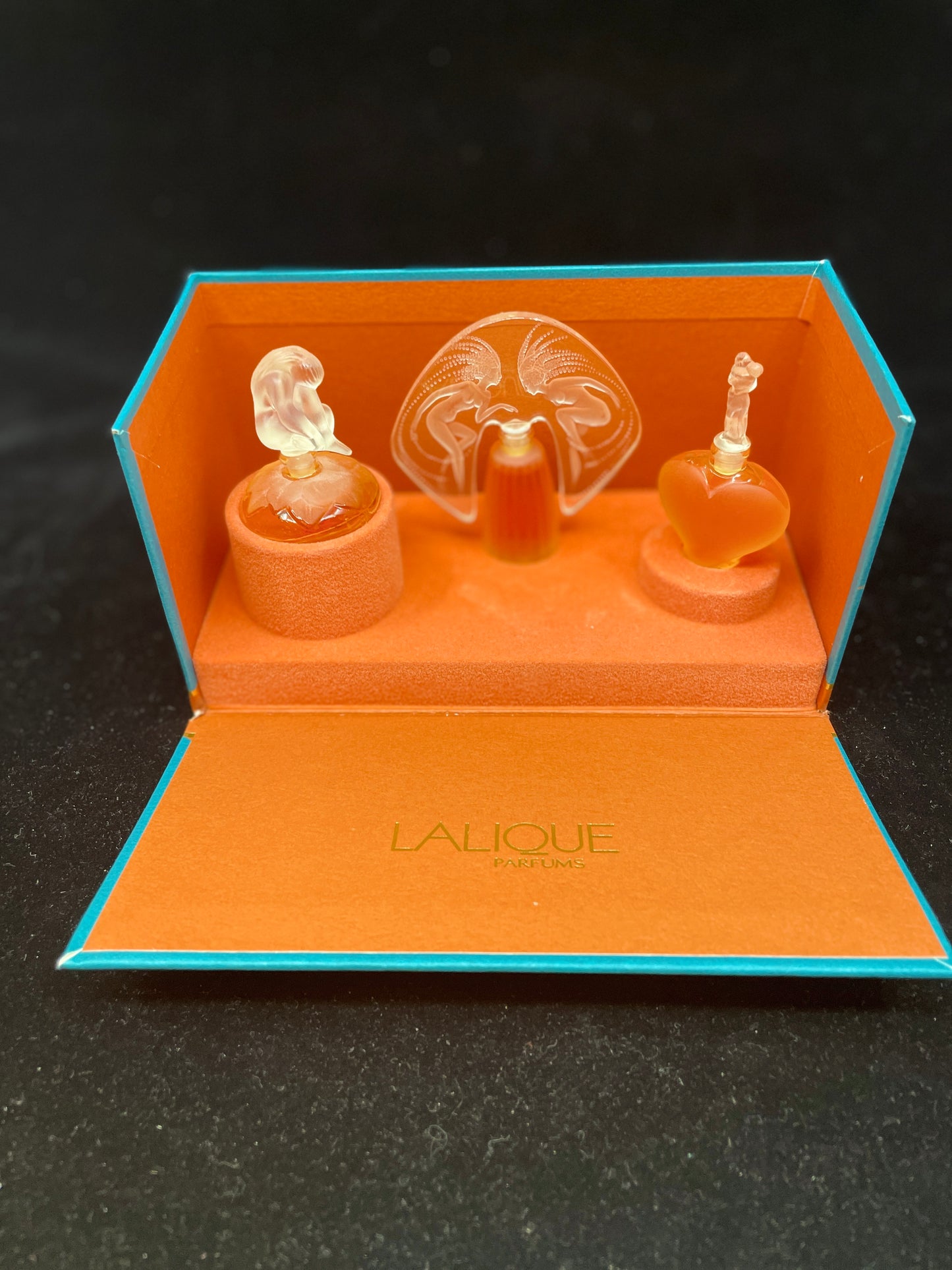 Lalique Boxed Perfume Set "Le Introuvables" (03002N)