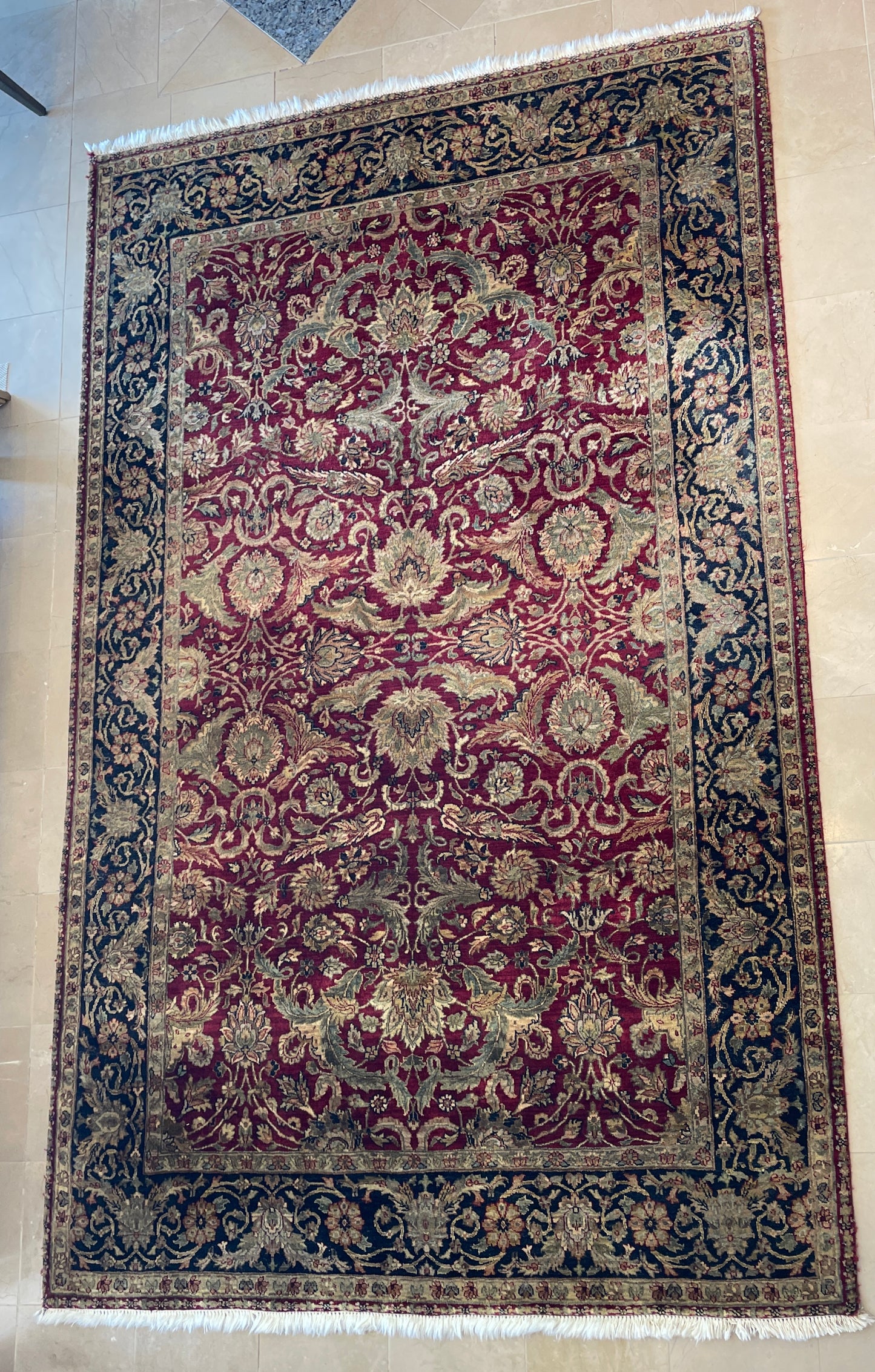 Hand Knotted Vintage Oriental Rug (6'1x9'5) (0M7001)
