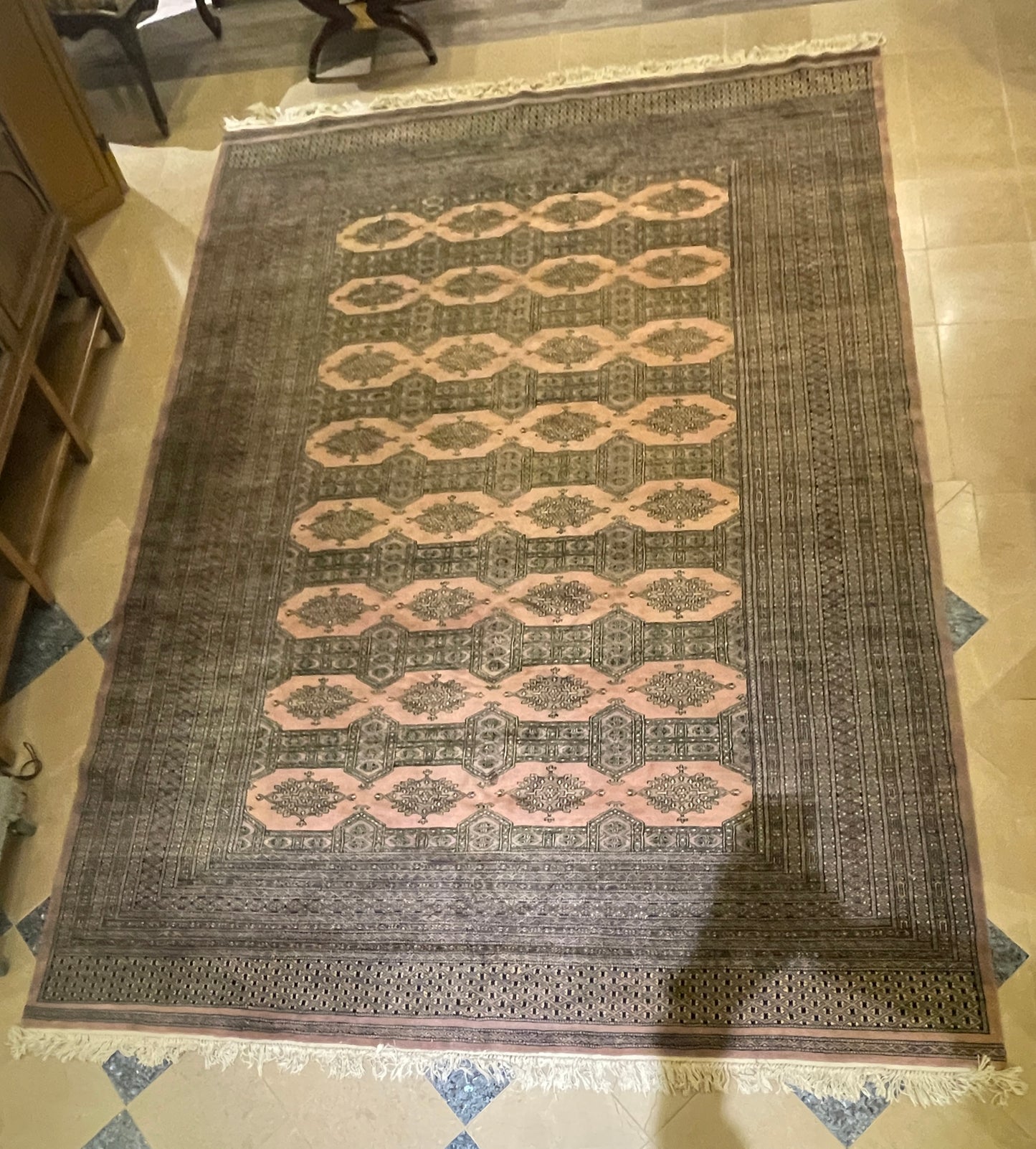 Mauve and Cream Bokhara Rug, Hand Knotted (7'11x11') (051001)