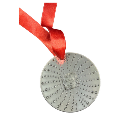 Masque de Femme Circular Ornament (E8HB4P)
