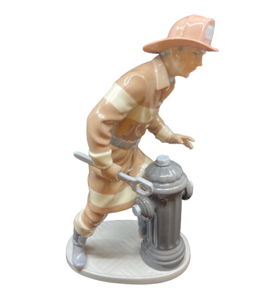 Lladro Fireman 5976, no box